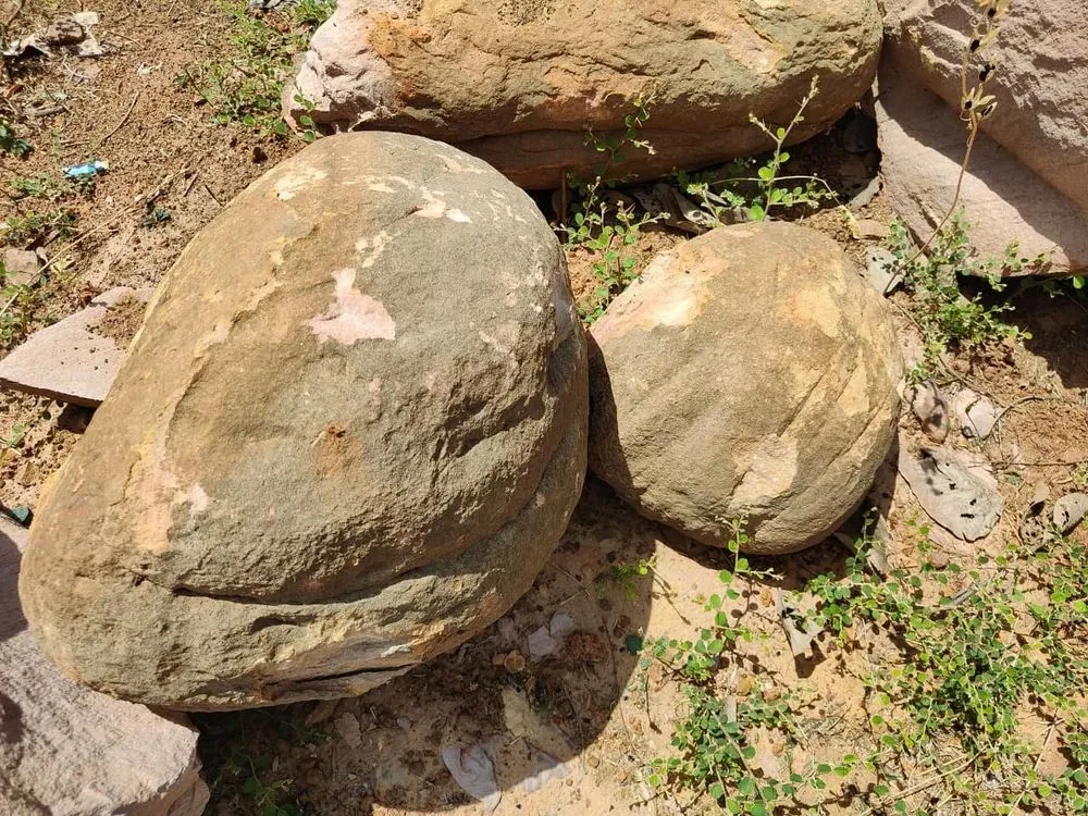 Natural Boulders - Boulder carved in natural stone, JJM Stone Art UAE