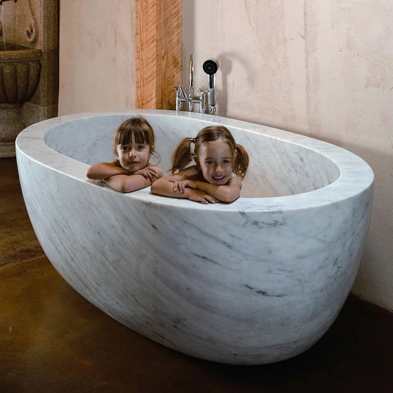 Oval Bathtub - Bath Tub carved in natural stone, JJM Stone Art UAE