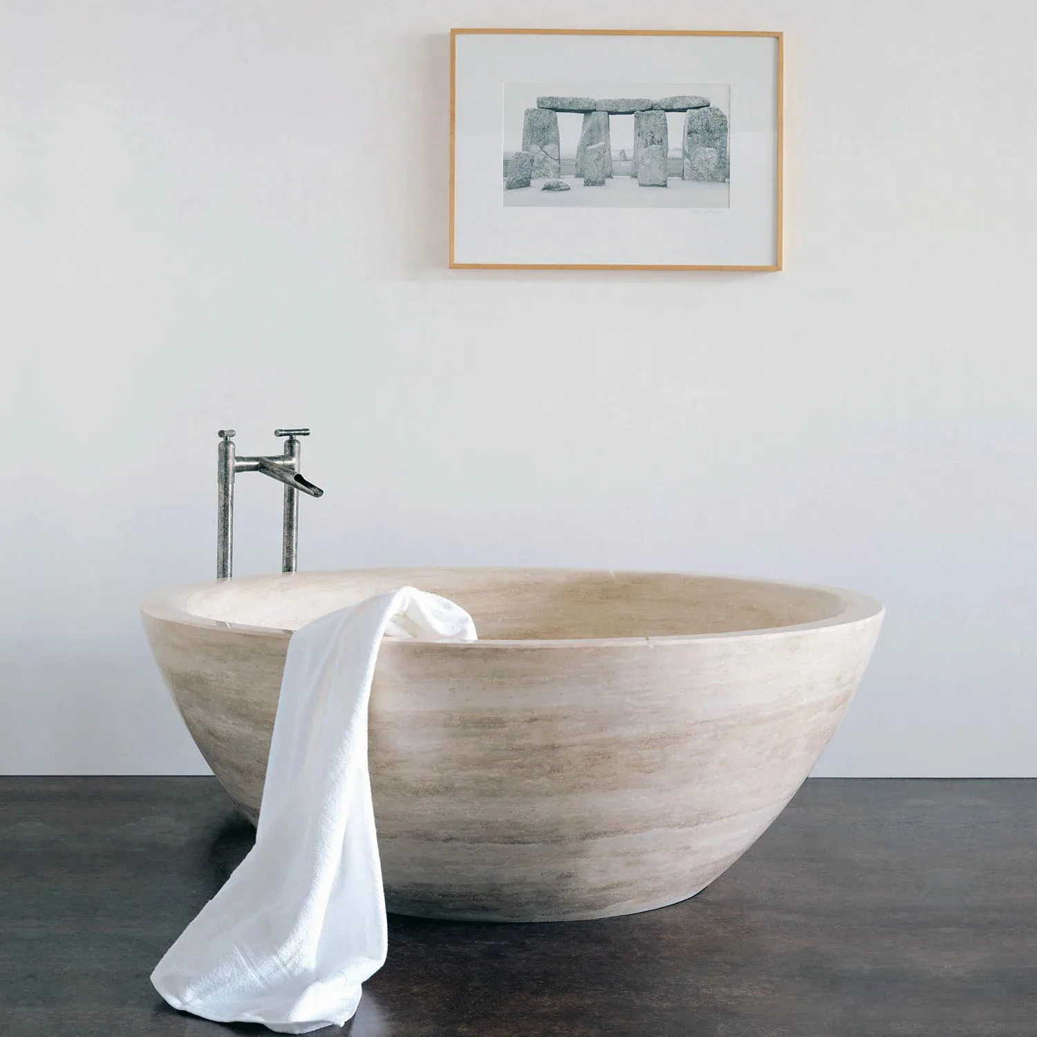Round Bathtub - Bath Tub carved in natural stone, JJM Stone Art UAE