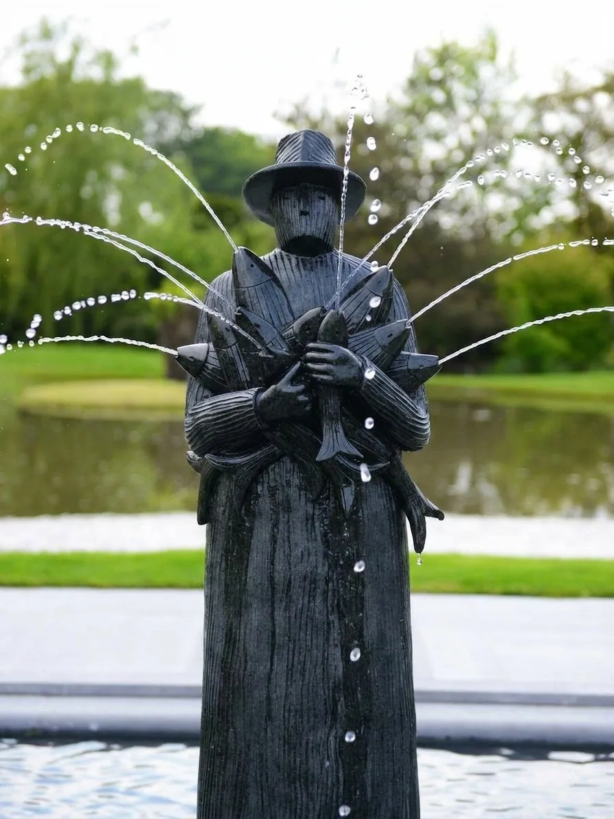 The Fisherman Fountain view 2